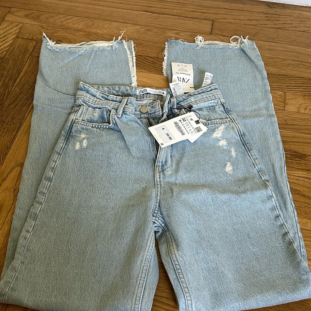Zara Women's Straight Leg Jeans in Light Blue